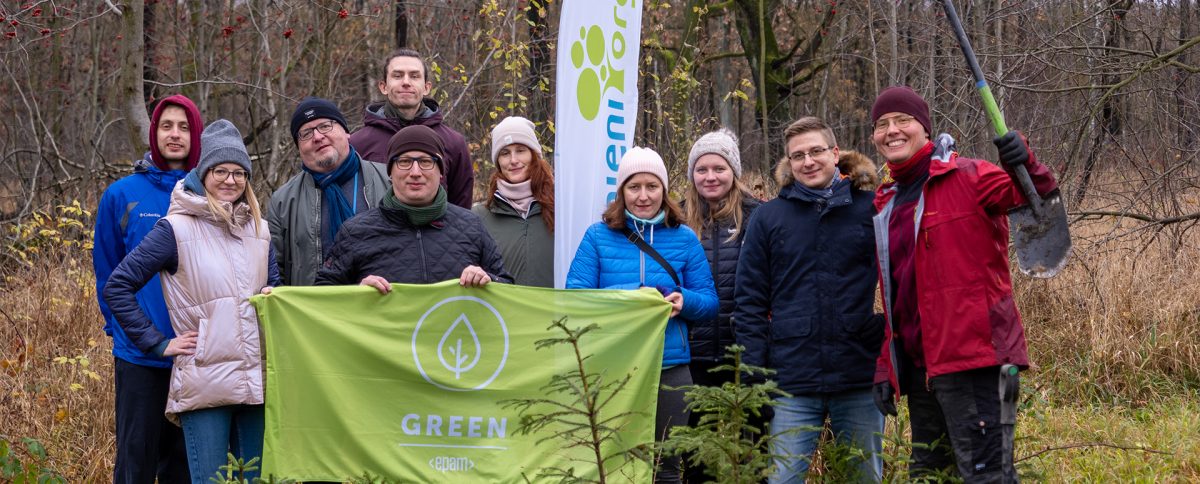 W Katowicach rośnie nowy las: EPAMersi sadzą 1000 drzew