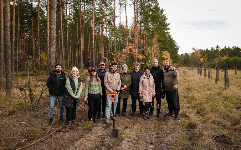 Sadzimy drzewa we współpracy z FRRuuu – Rowerowa Gra Miejska